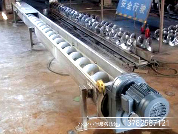 无轴螺旋输送机使用环境恶劣，保养须谨慎