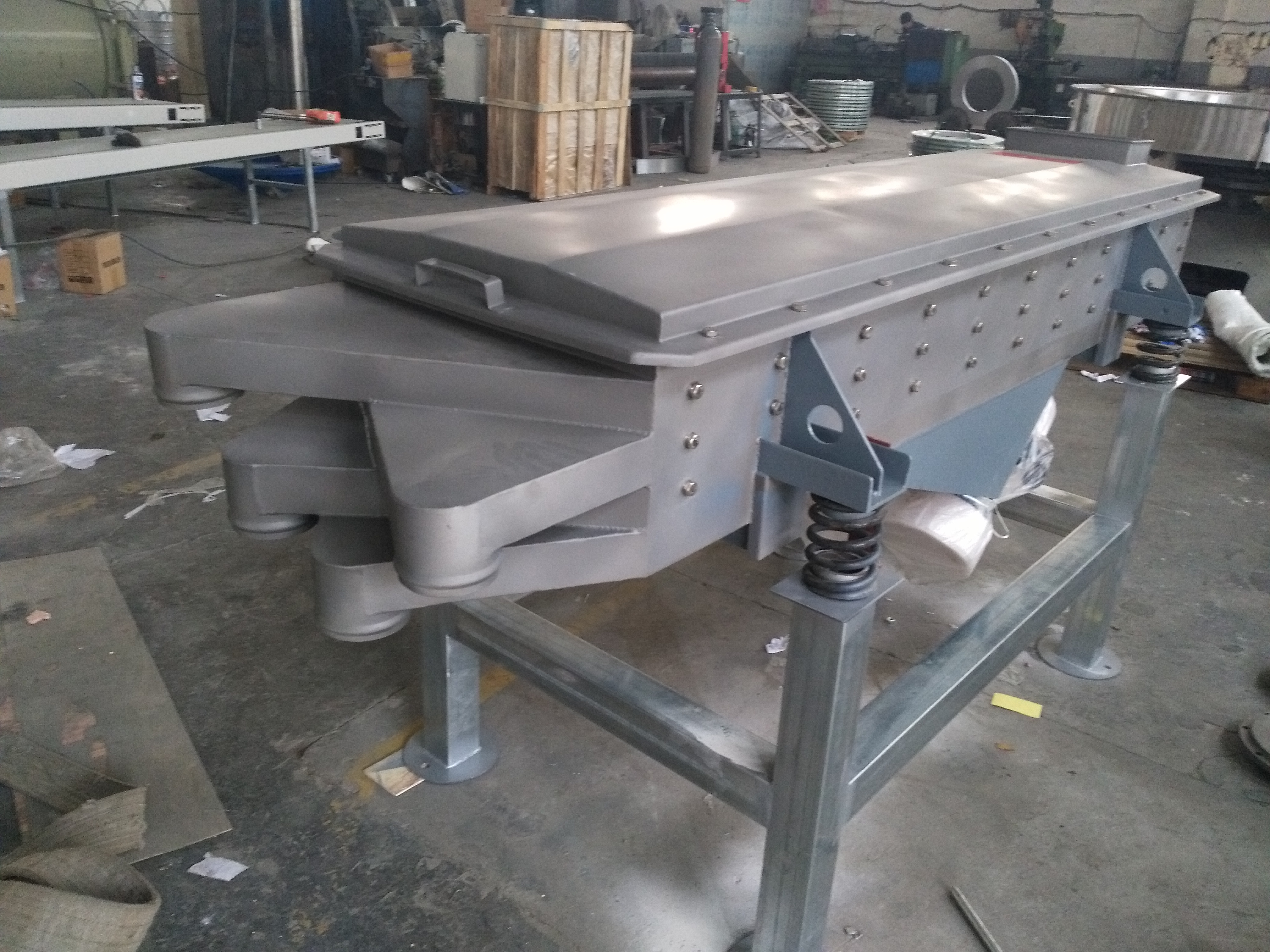 丝瓜视频黄版厂家教你怎样避免设备筛网的损坏(直线震动筛厂家)