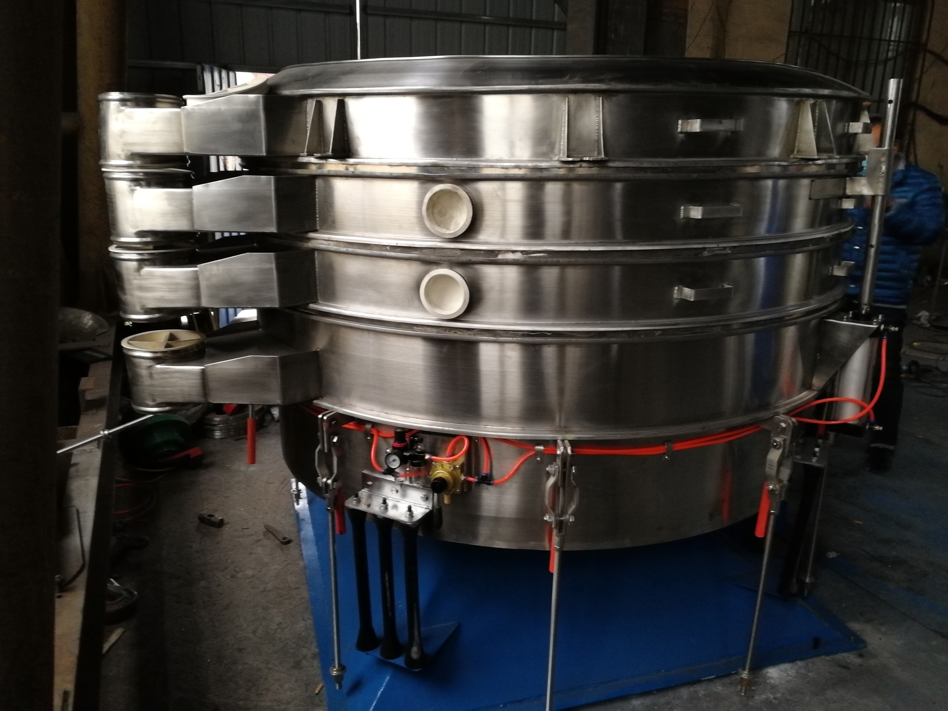 如何利用摇摆筛处理颗粒食品？(摇摆筛设备结构图)